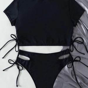 Shien short sleeve bikini 🖤